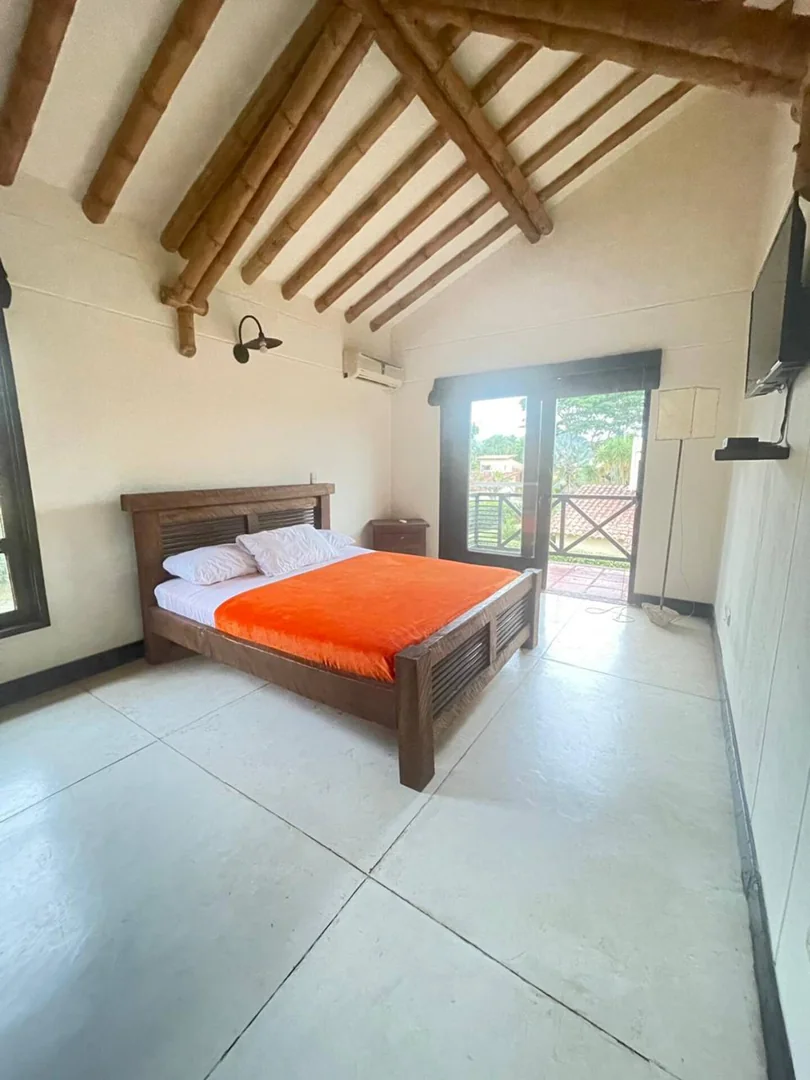 Habitación familiar con baño privado