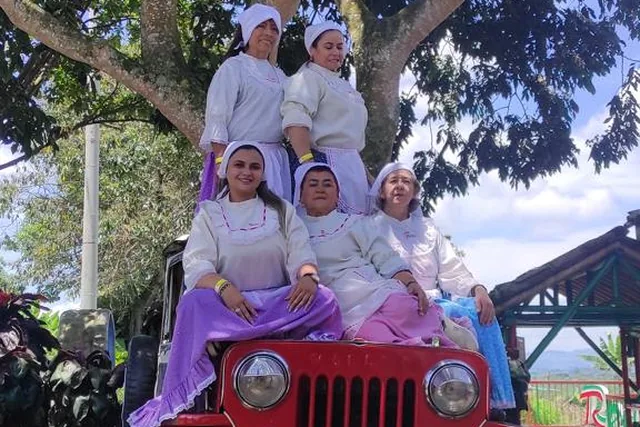 Chapoleras de Parque Recuca en yipao cafetero