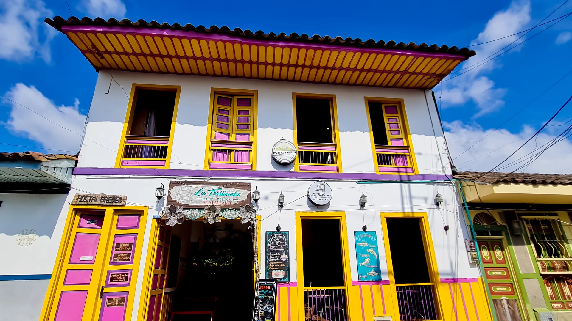 Arquitectura colonial de colores en Filandia, Quindío