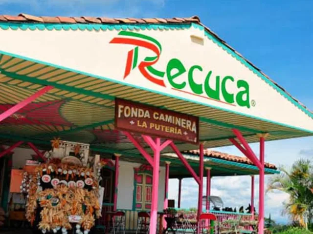 Yipao cafetero y personajes tradicionales en Recuca
