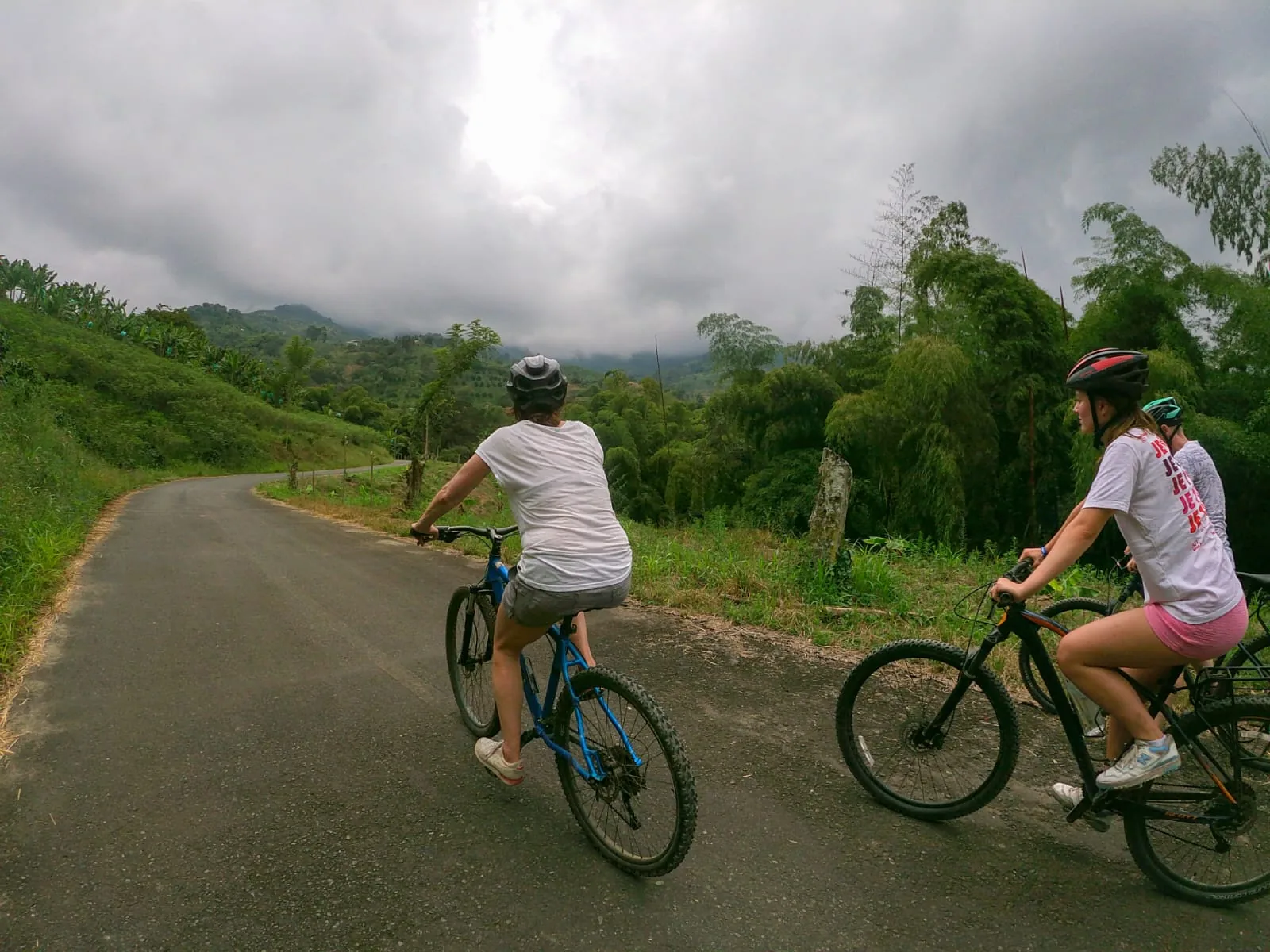 Ruta en bicicleta por la cordillera