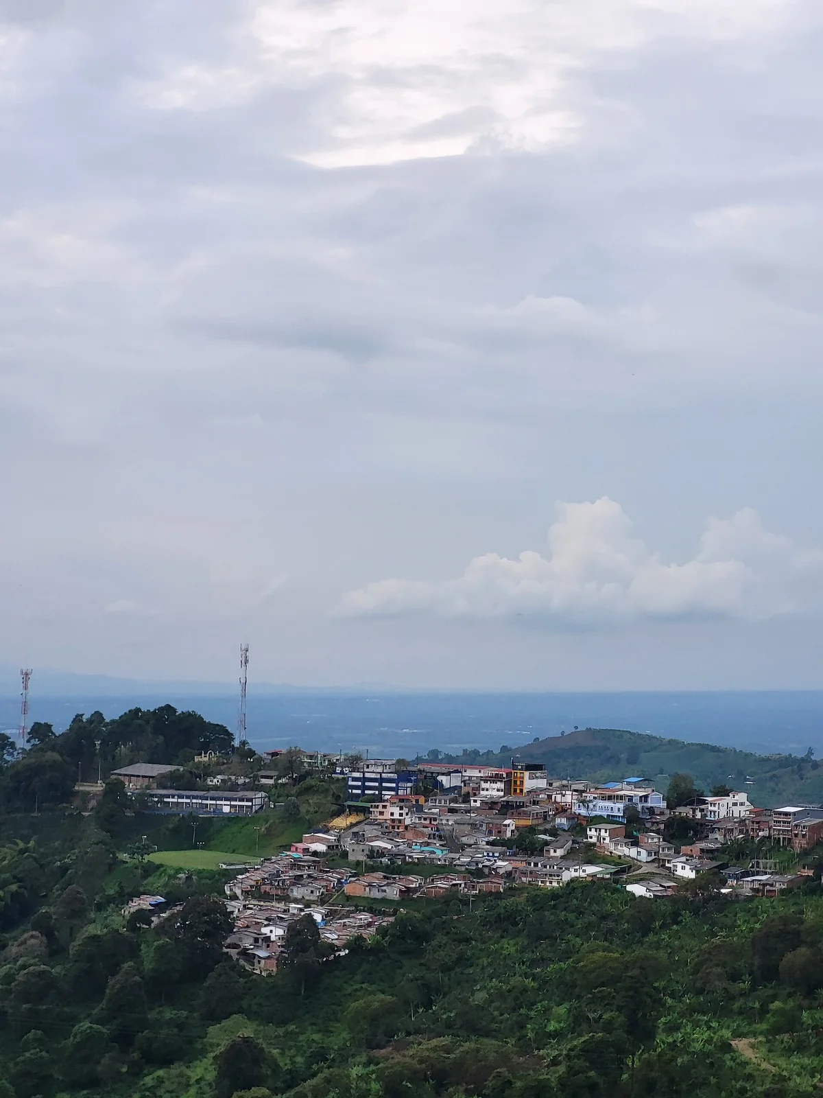 El pueblo de Buenavista asomado al valle cafetero del Quindío