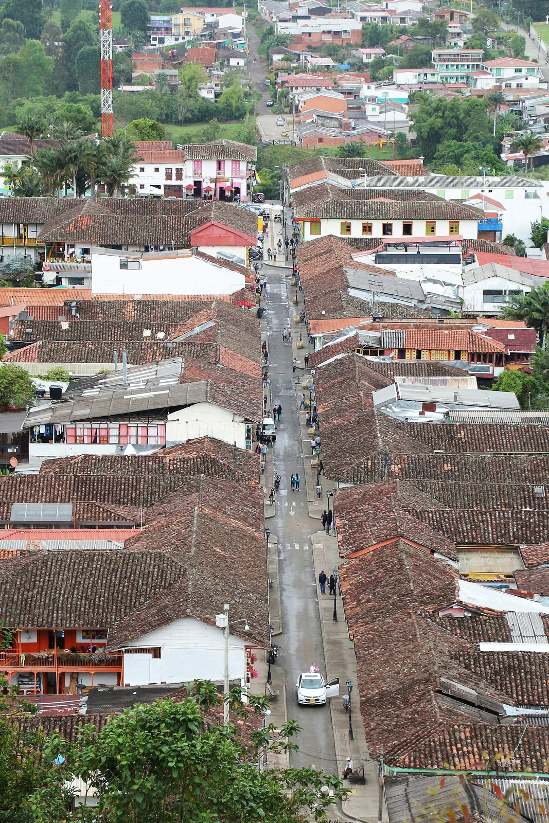 Vista de los tejados de Salento y su calle principal, Quindío